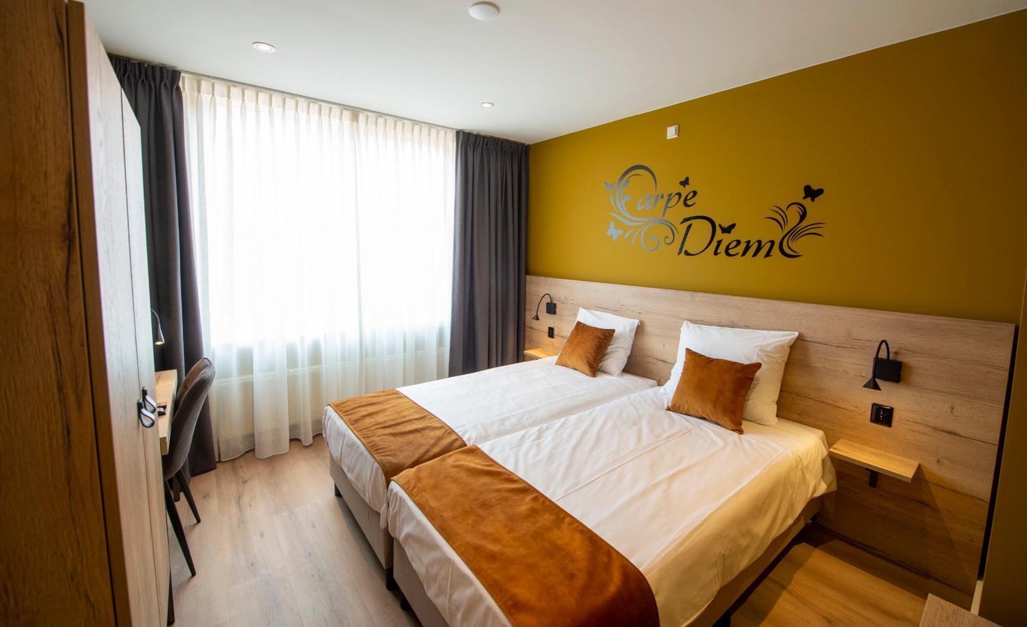 Hotel Onder De Linden ローデン エクステリア 写真